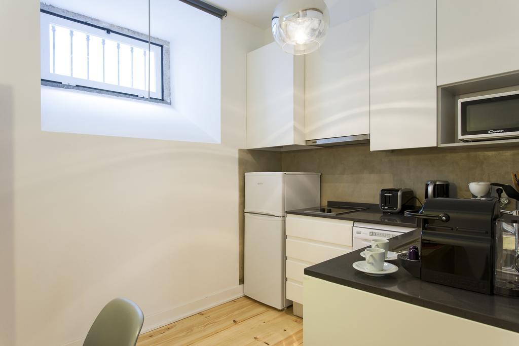 Joivy Cosy 1-Bed Flat With Workspace In Santa Catarina, Moments From Luis De Camoes Sq Lisboa 客房 照片