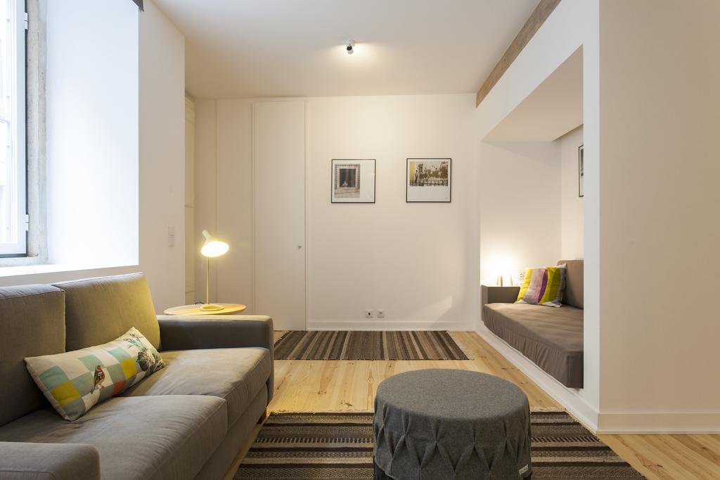 Joivy Cosy 1-Bed Flat With Workspace In Santa Catarina, Moments From Luis De Camoes Sq Lisboa 客房 照片